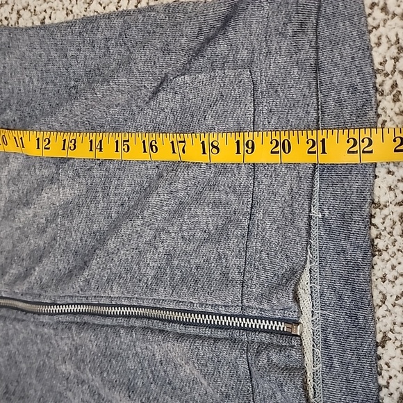 New Vineyard Vines zip up sweatshirt - Picture 5 of 9